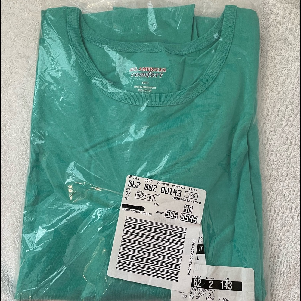 NWT Green Cotton Tee Shirt L